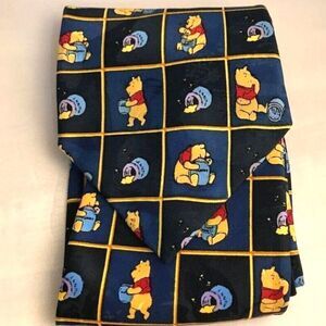 #1192 VTG WINNIE THE POOH DISNEY PRINT SILK NECKTIE 57 IN x3.75 IN